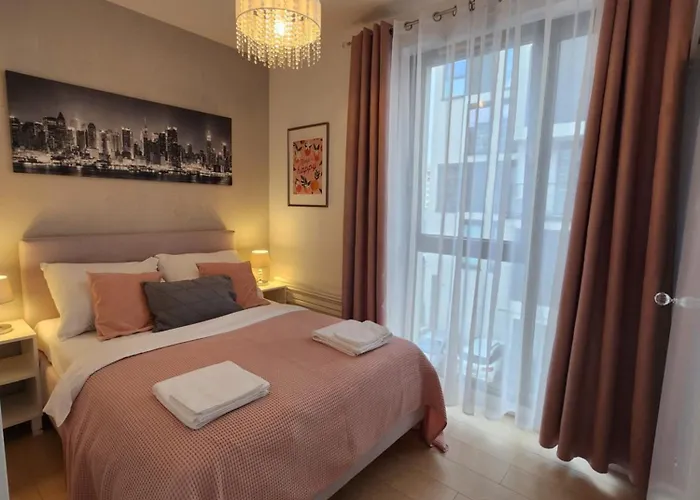 Premium Spire Apartment +Parking