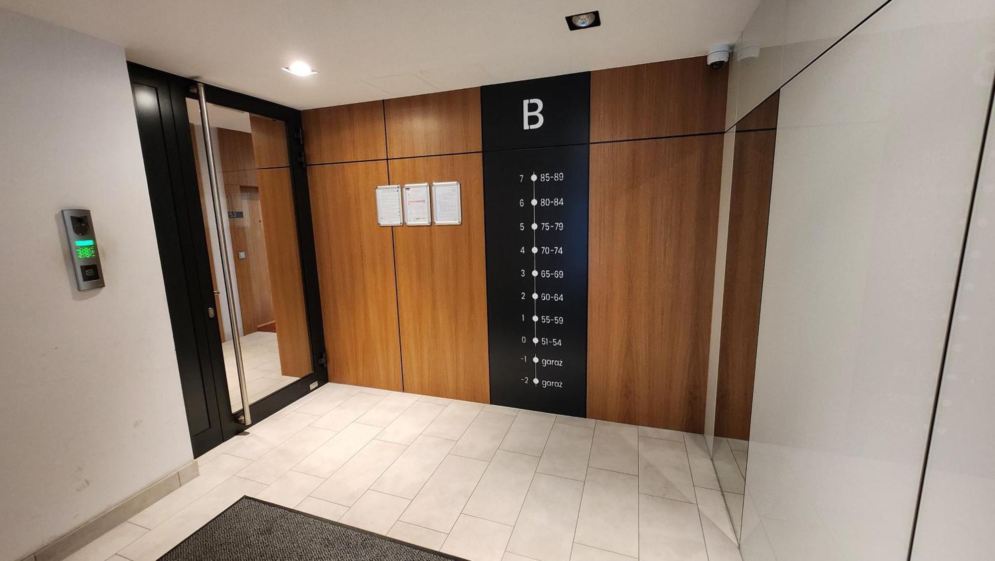 Apartament Premium Spire +parking Warszawa